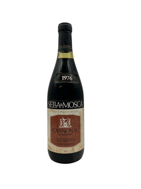 Flaske af Cannonau di Alghero Sella & Mosca 1976 rødvin