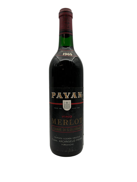 Flaske af Merlot Pavan rødvin årgang 1969