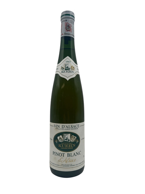 Flaske af Pinot Blanc Kuehn 1987 hvidvin