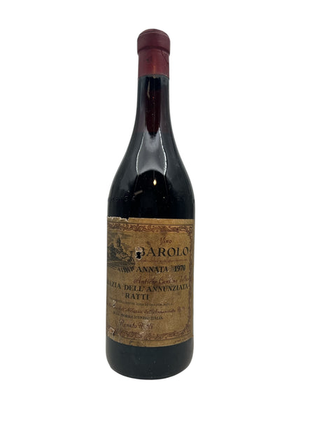 Flaska Barolo Ratti 1970 med etikettdetaljer