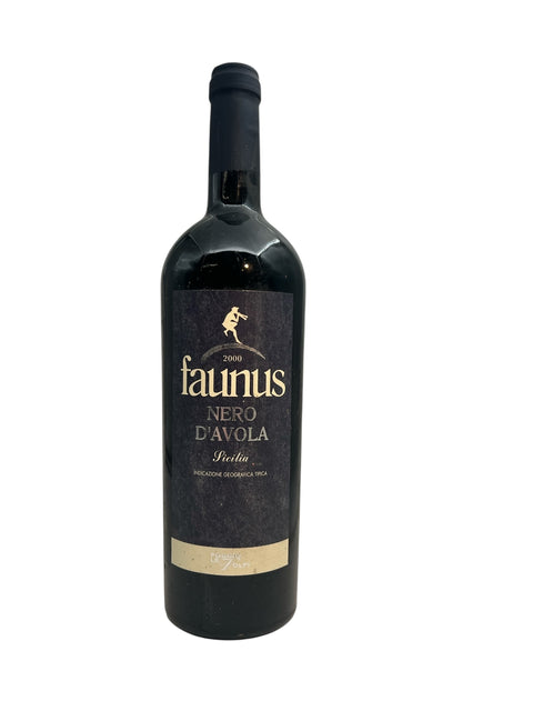 Flaske af Faunus Nero d'Avola 2000 rødvin fra Sicilien