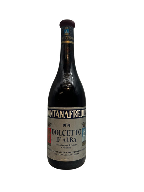 En flaske Dolcetto d'Alba 1991 fra Fontanafredda