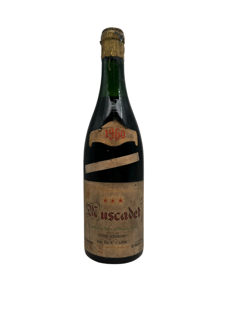 Flaske af Muscadet E. Cappe 1960 med guldkapsel og årgangsmærkat