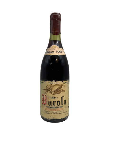 Flasche italienischer Rotwein Barolo Ariano 1966