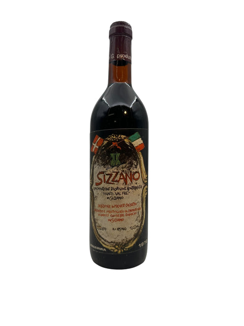 Flaska Sizzano rött vin från Giuseppe Bianchi årgång 1976