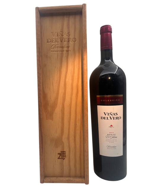 Viñas del Vero red wine in a wooden box, vintage 2004