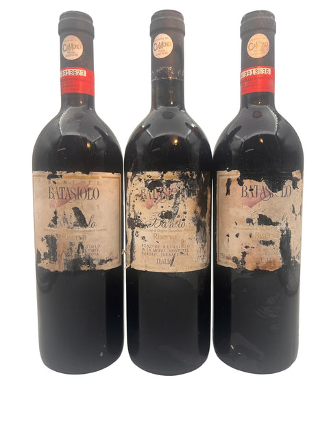 Drei Flaschen Barolo Batasiolo 1988 mit abgenutztem Etikett